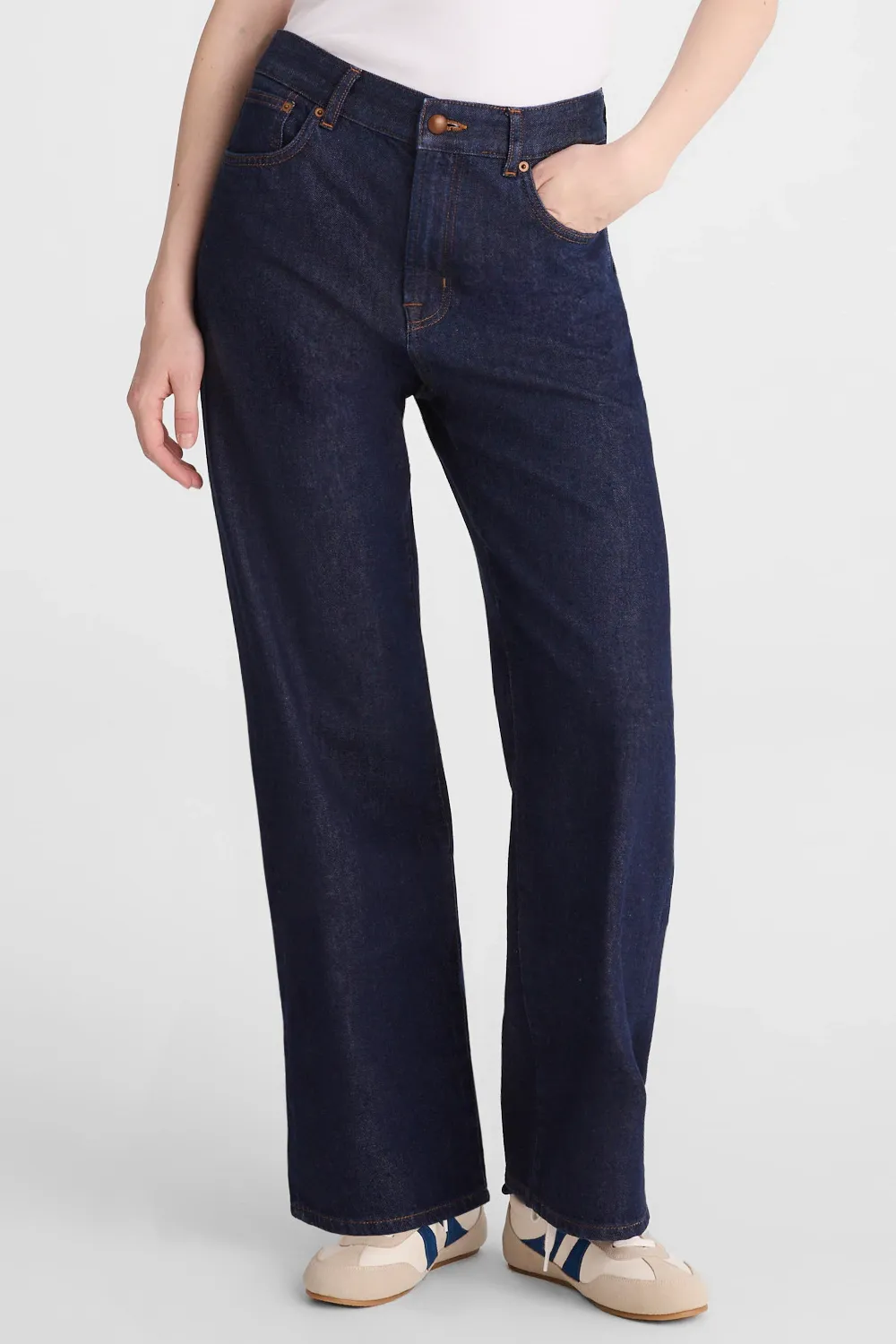 The Perfect Vintage Wide-Leg Jean in Airy Denim