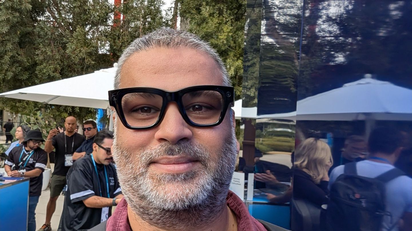 Meta&#039;s smart glasses are great and everyone should be worried