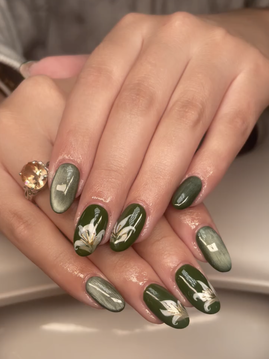 Instagram @themanechain