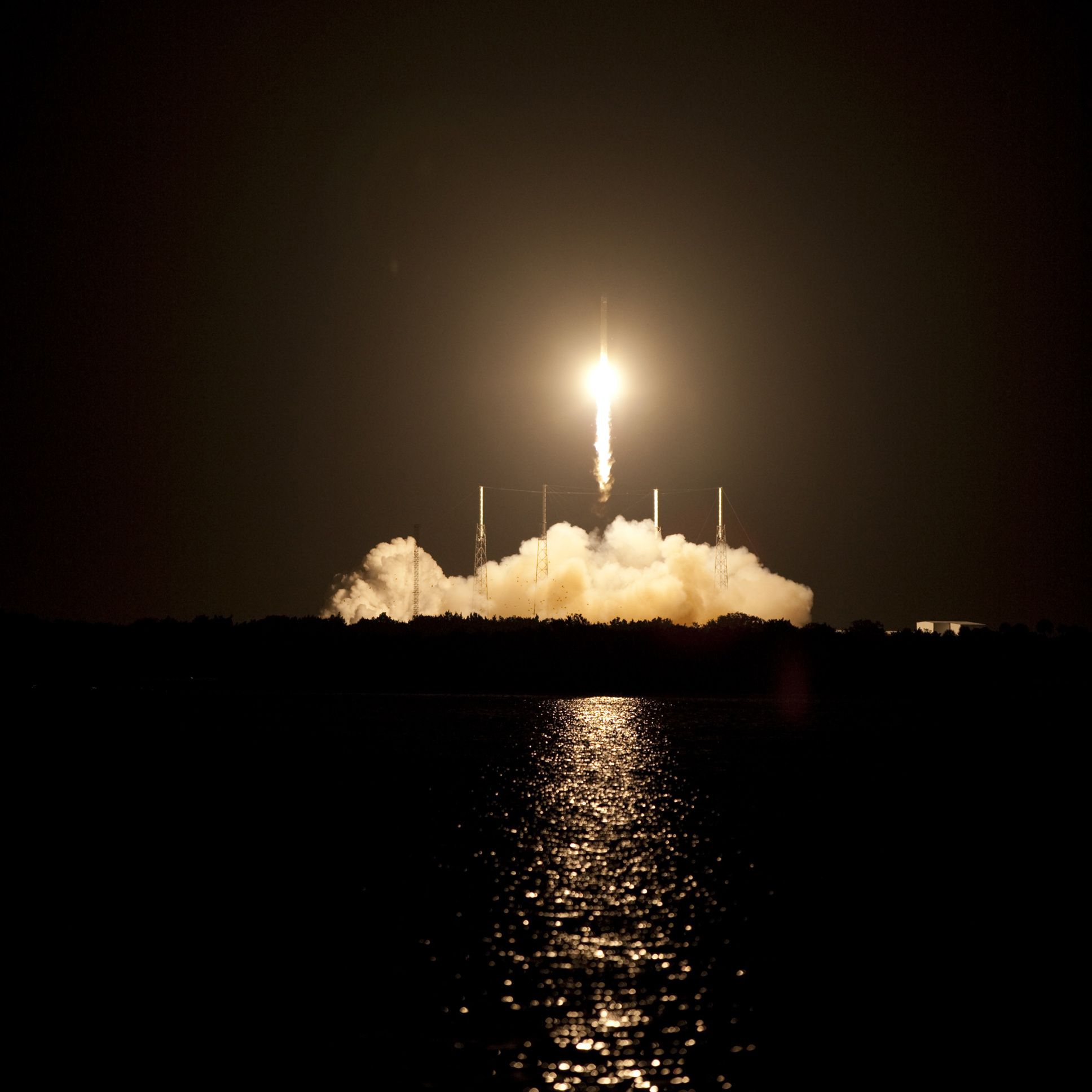 How to See SpaceX's Dragon Capsule in the Night Sky | Space