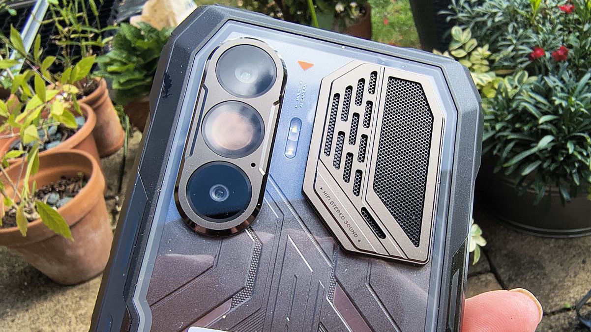 Oscal Pilot 8 rugged smartphone