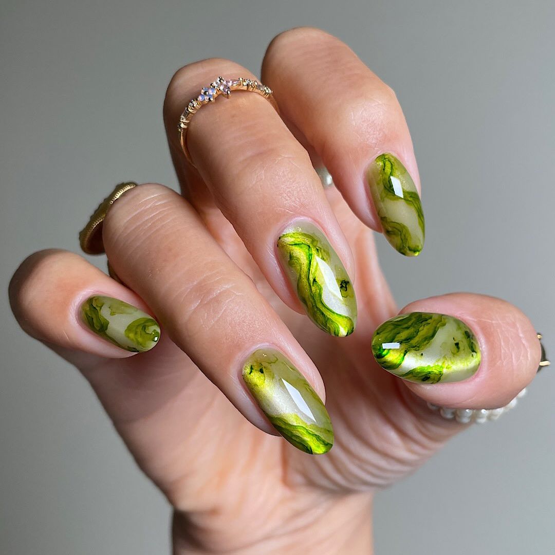 green high gloss nails