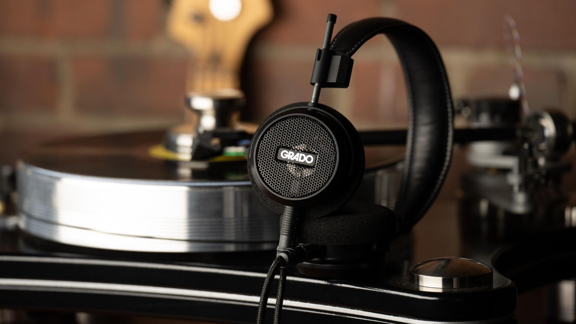 Grado Signature Series S150 on a turntable