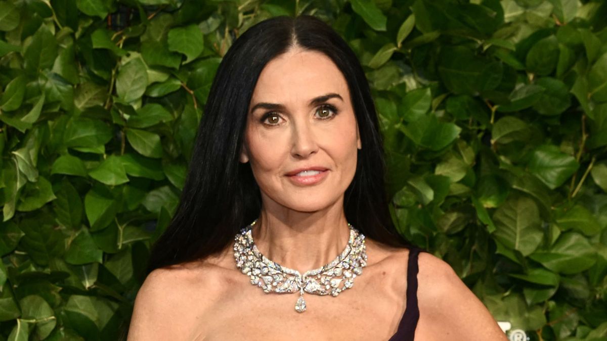 Demi Moore et ses filles "ne peuvent pas s'arrêter de rire" lors du défi des bougies de Noël