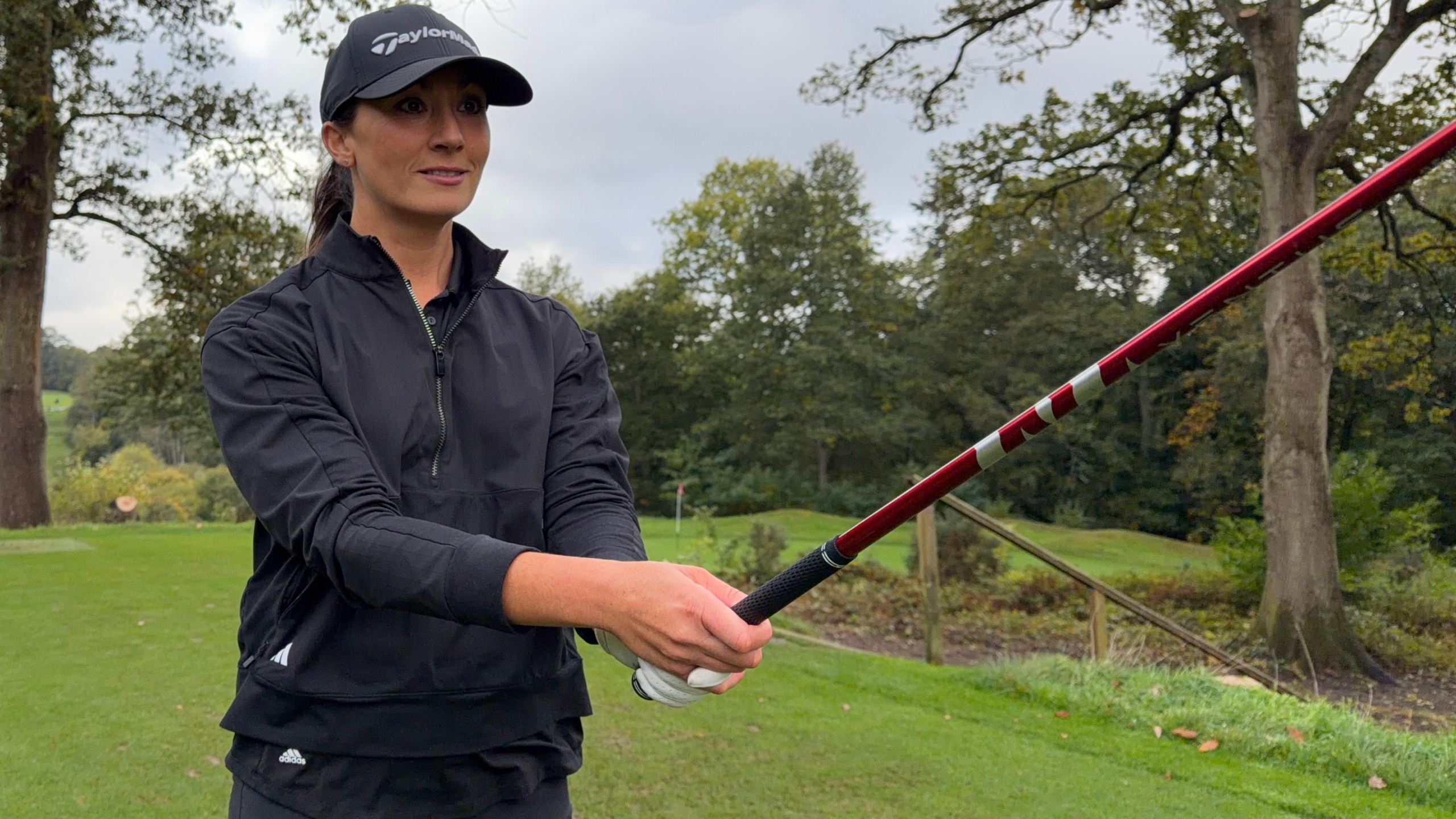 Jess Ratcliffe visualising her tee shot