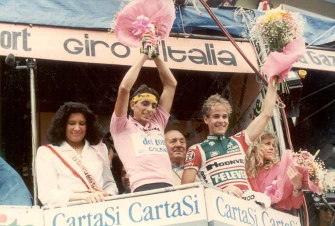 Podenzana and Hampsten on the podium after the American wins stage 12 to Selvino