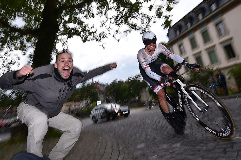 Bob Jungels (Trek Factory Racing) and fan