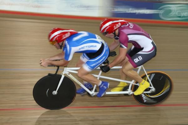 Bryce Lindores and pilot Sean Finning were streaks ahead of their opposition to claim the gold medal in the men's Para tandem time trial.