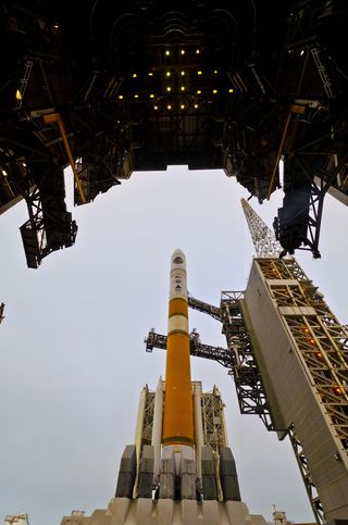 Delta 4 Rocket Carrying NROL-25 Satellite, Low Angle