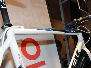 A slightly flattened top tube on the '10 XO 1 should make for more comfortable shouldering.