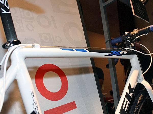 A slightly flattened top tube on the '10 XO 1 should make for more comfortable shouldering.