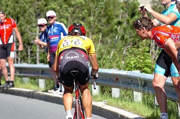 Fabian Cancellara (Team CSC) lost his lead.