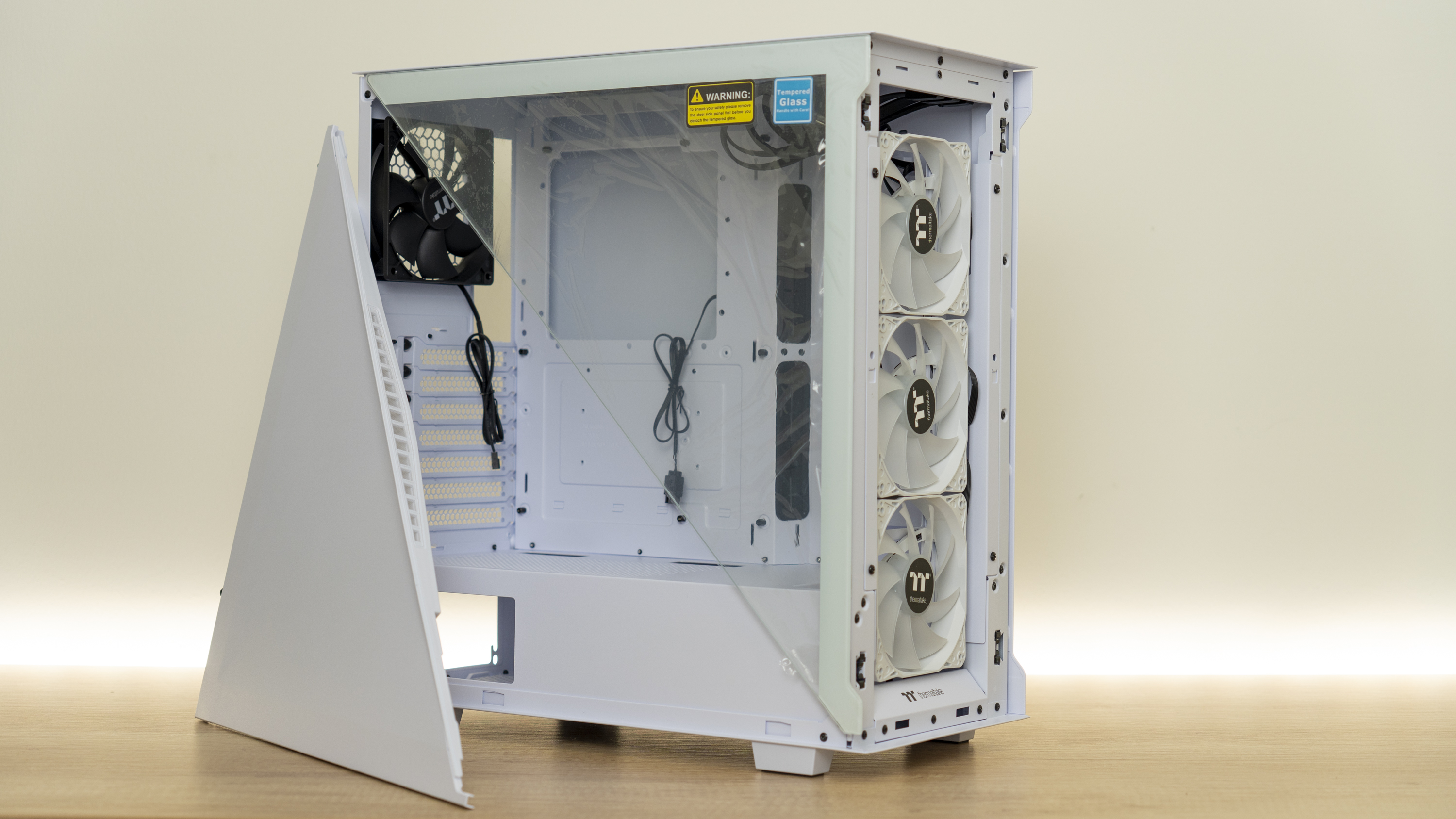 Thermaltake Divider 300TG ARGB Snow Edition