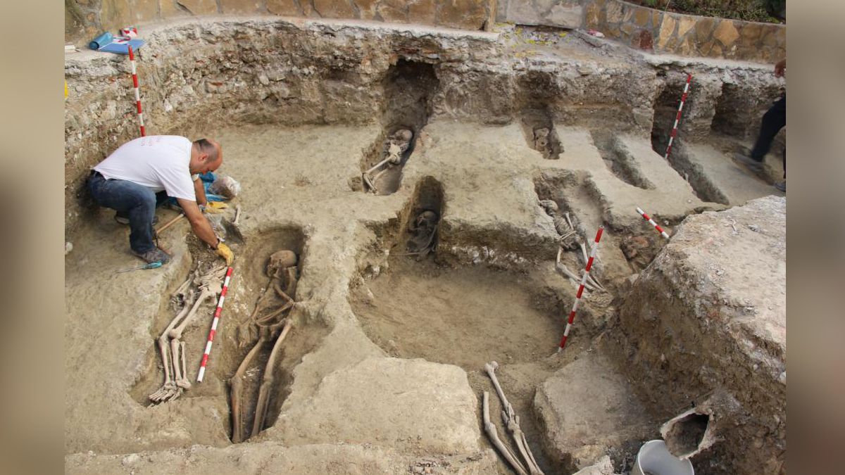 1200px x 675px - Hundreds of graves reveal Spanish town's secret Muslim history | Live  Science