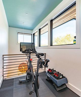 Top 10 Home Gym Design Ideas & Tips to Amp Up your Workout