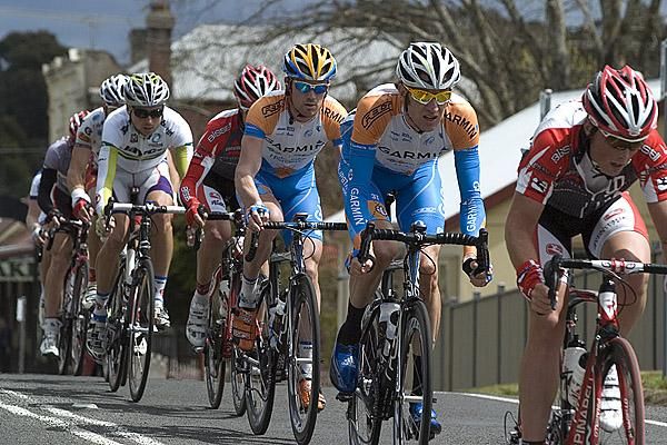Brad Wiggins (second wheel) and Garmin-Slipstream teammate Chris Sutton (behind) in the lead group passing through Trentham.