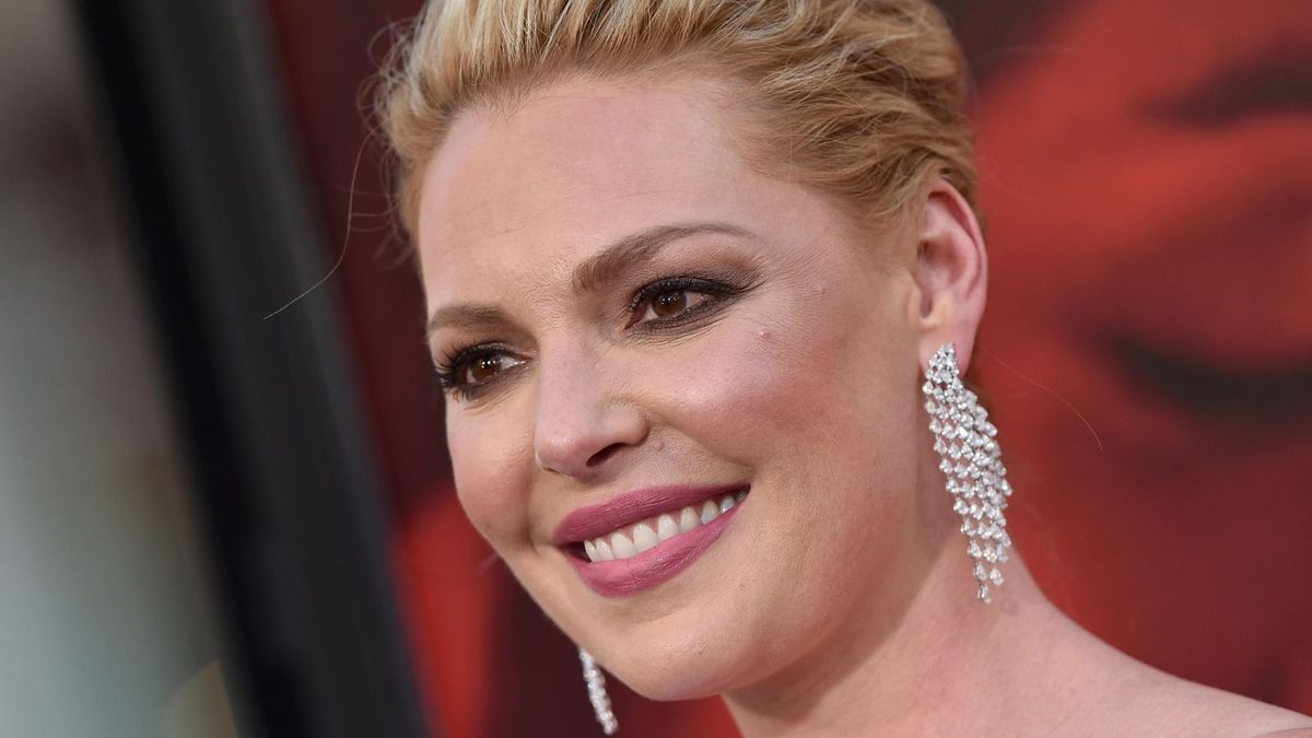 Katherine Heigl ensures her bedroom is simultaneously soothing and interesting with this decorating technique