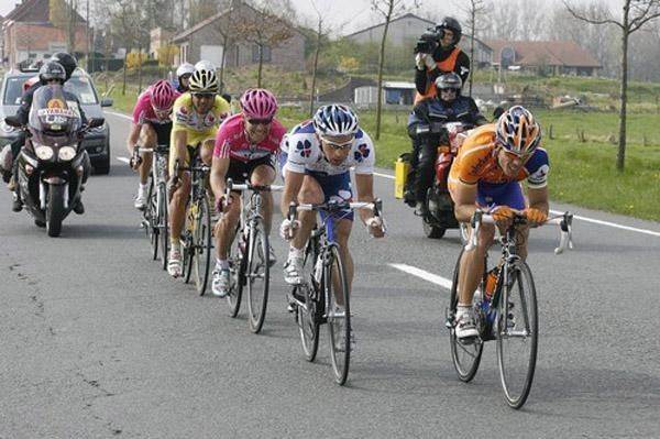 Freire leading the six strong breakaway