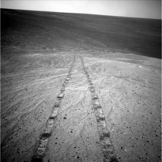Tracks of a Climb on Opportunity's Sol 3485