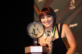 Anna Meares shows off her Oppy Medal