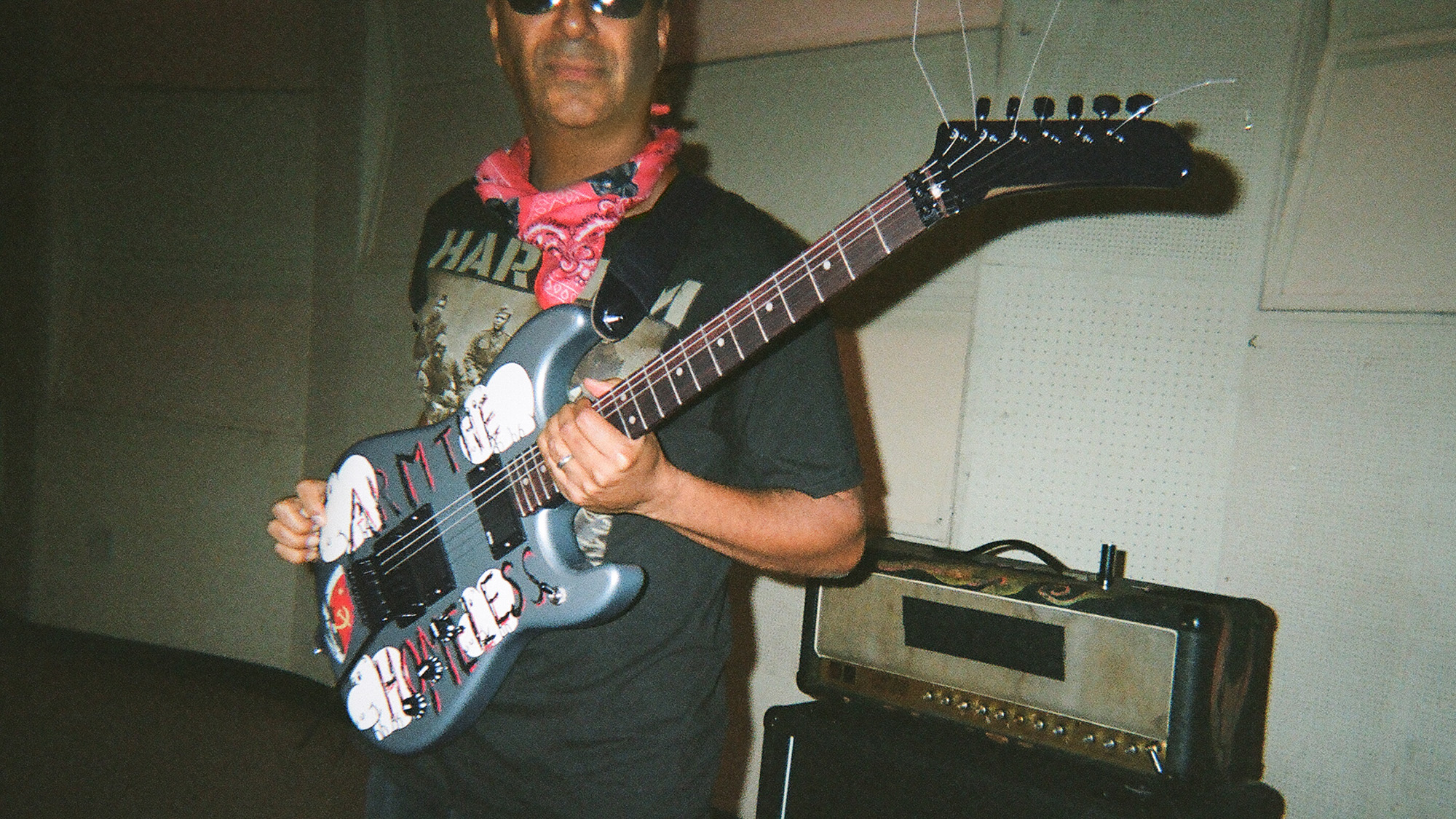 Fender&#039;s Tom Morello Arm the Homeless guitar