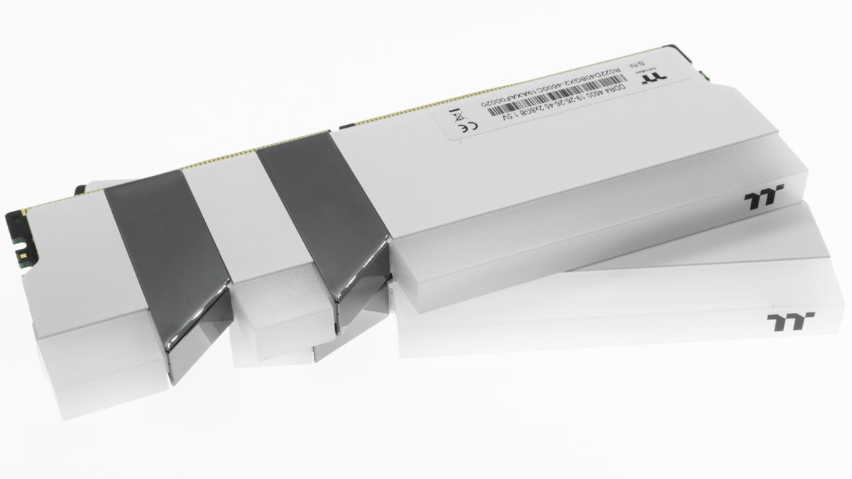 Thermaltake ToughRAM RGB DDR4-4600 C19