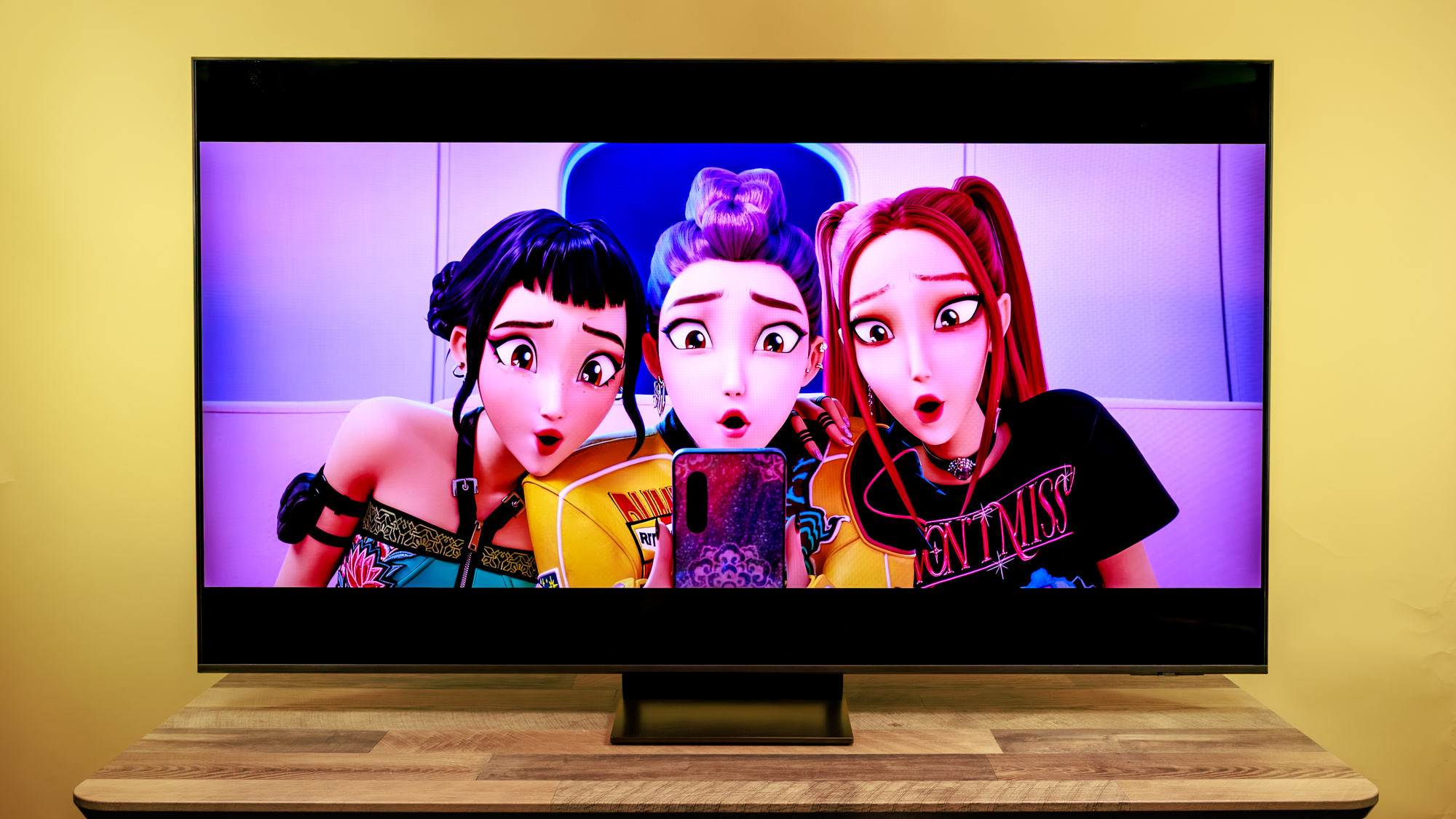 Samsung NEO QLED QN70F TV on a table