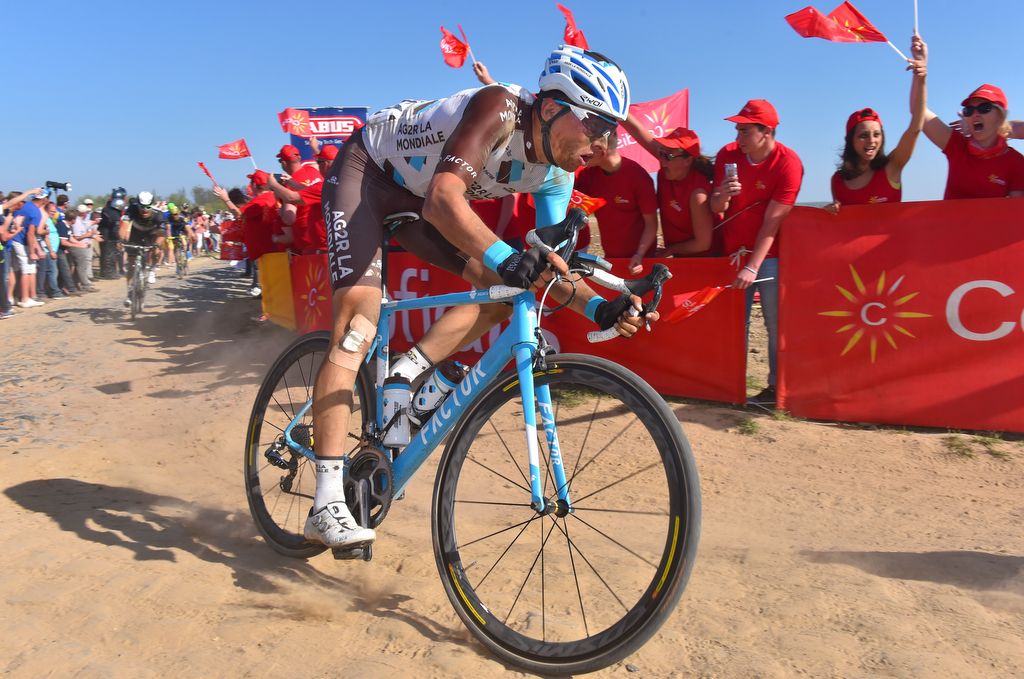 Oliver Naesen (AG2R) was patched up after his crash