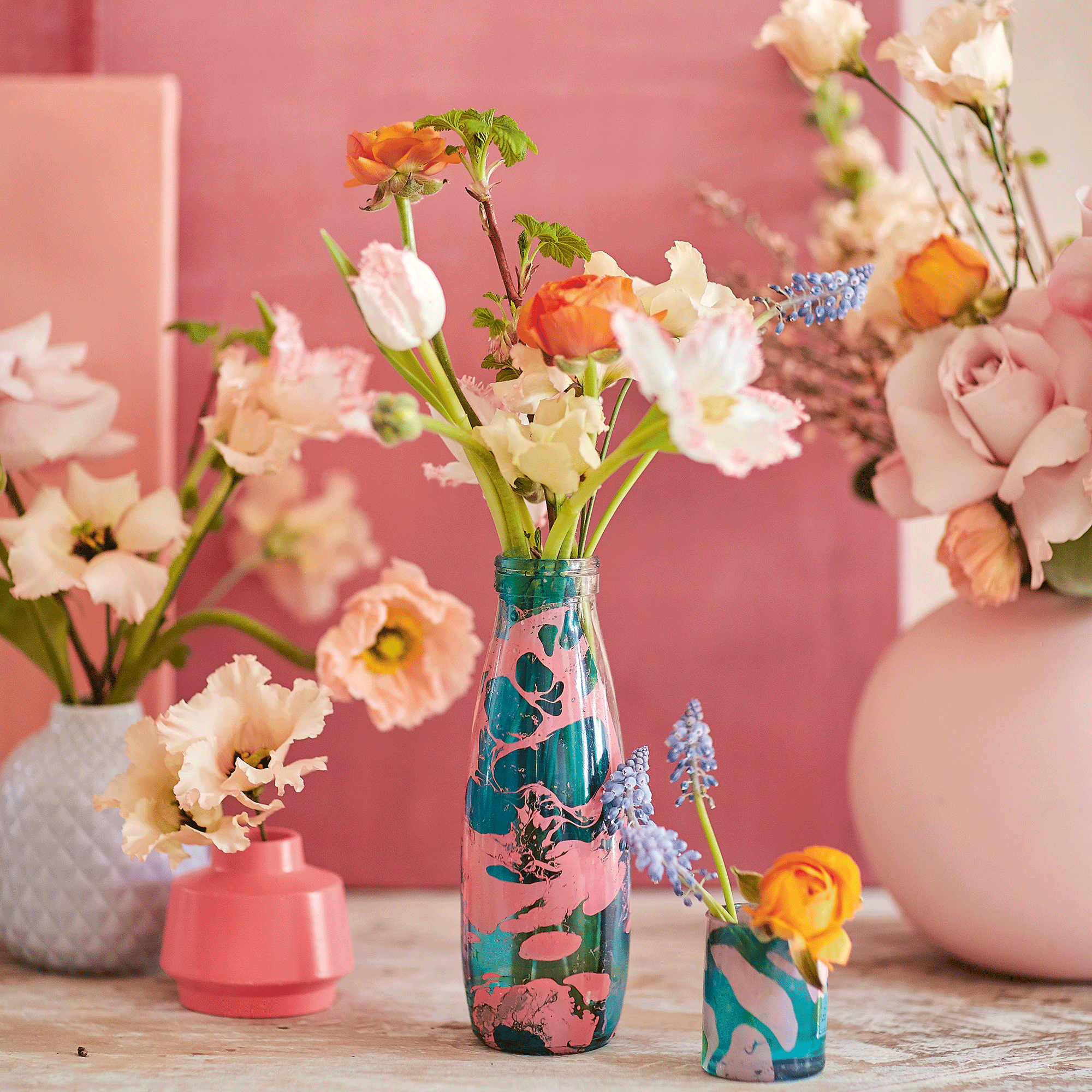 Marbled vase with posy