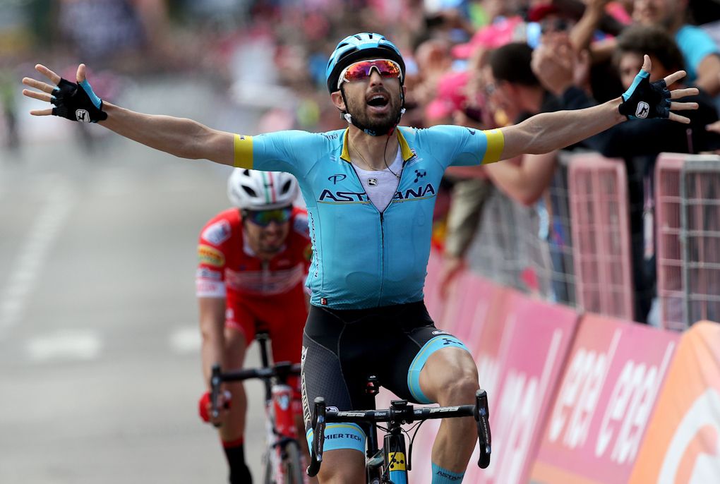 Dario Cataldo wins stage 15 at the 2019 Giro d'Italia ahead of Mattia Cattaneo