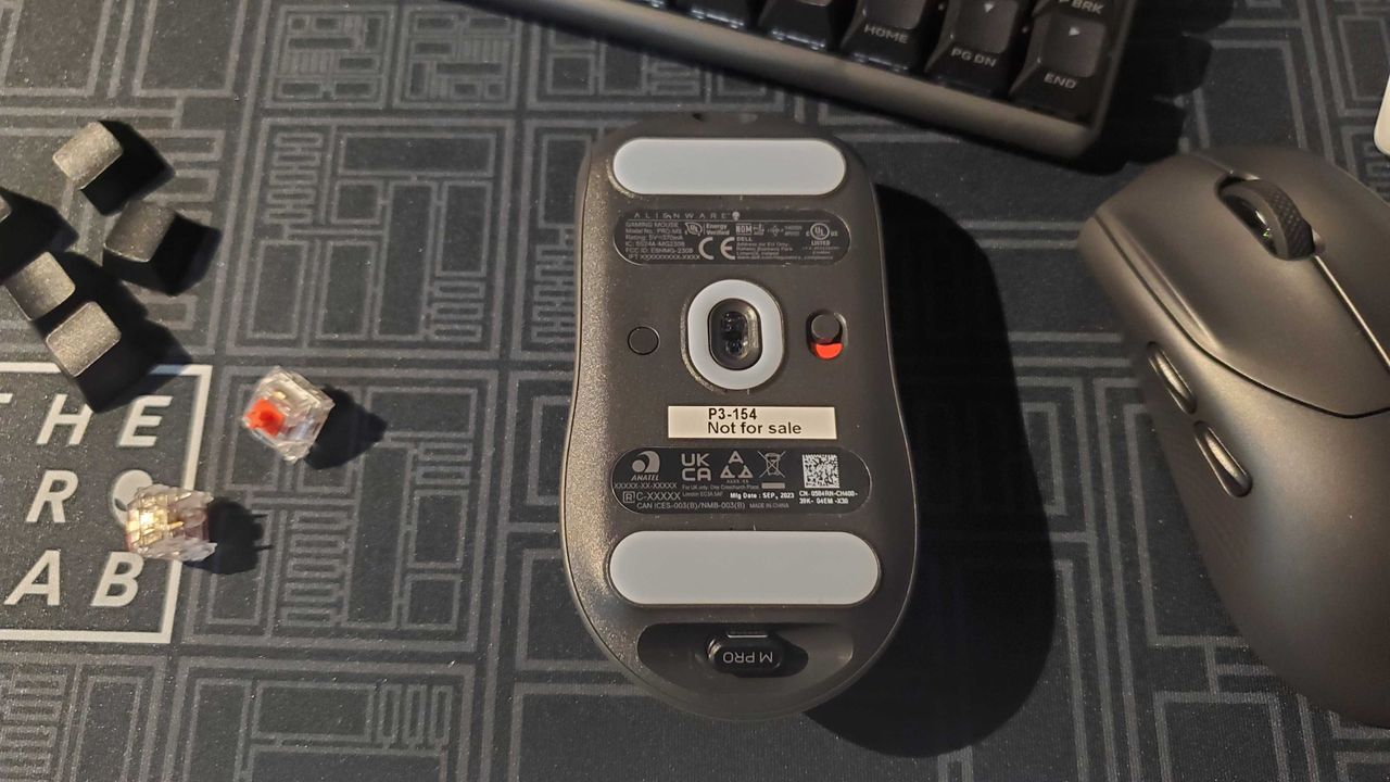 black gaming mouse