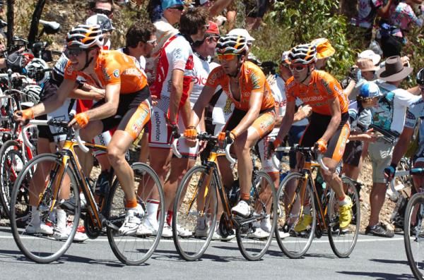 Euskatel riders bunch up