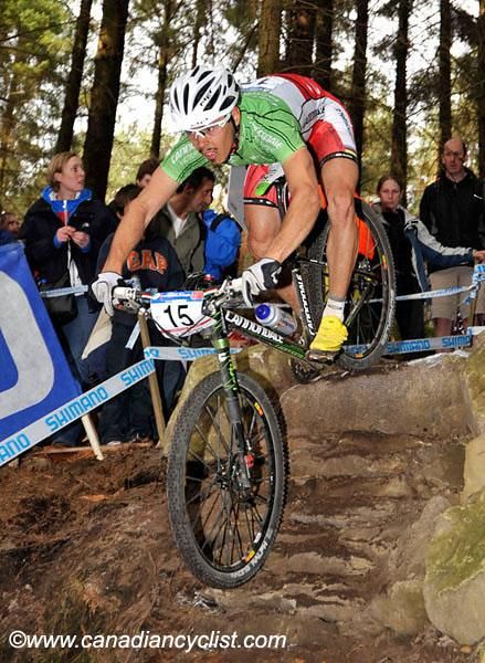Marco Aurelio Fontana gets his weight over the back of the back through the drop.