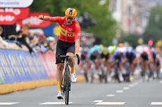 Jonas Abrahamsen wins the 2024 Brussels Cycling Classic