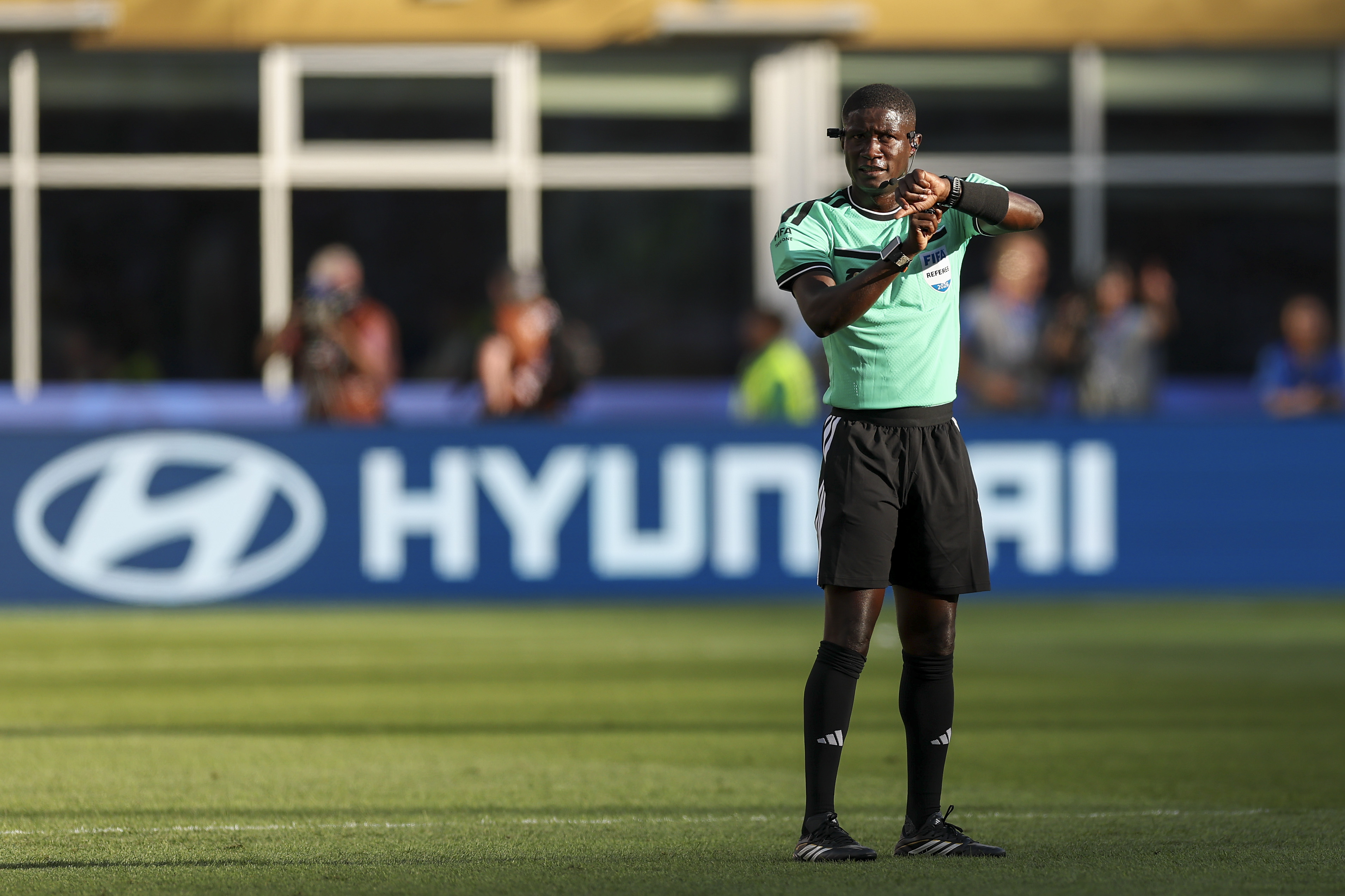 Pierre Atcho gestures during Iraq vs Norway