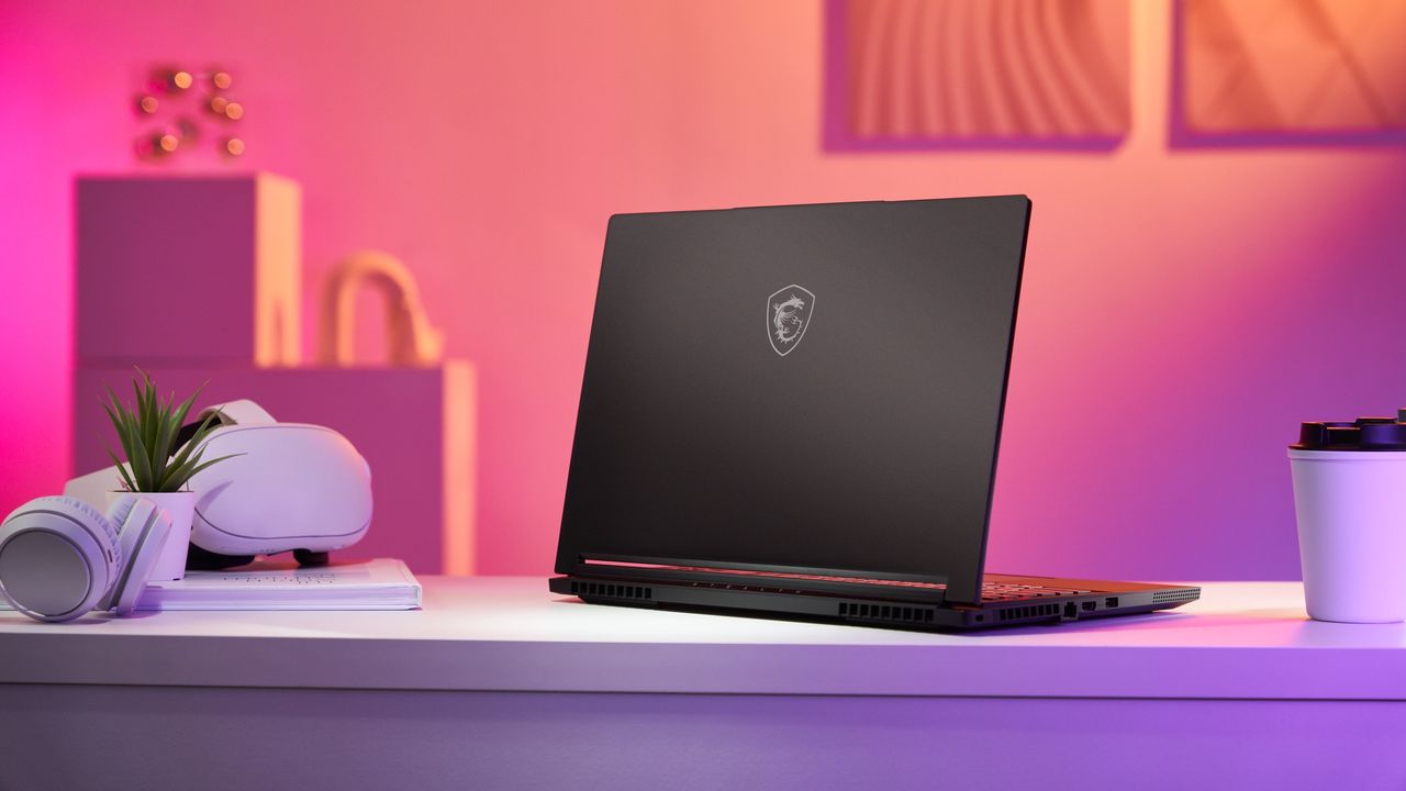 MSI Stealth A16 AI+