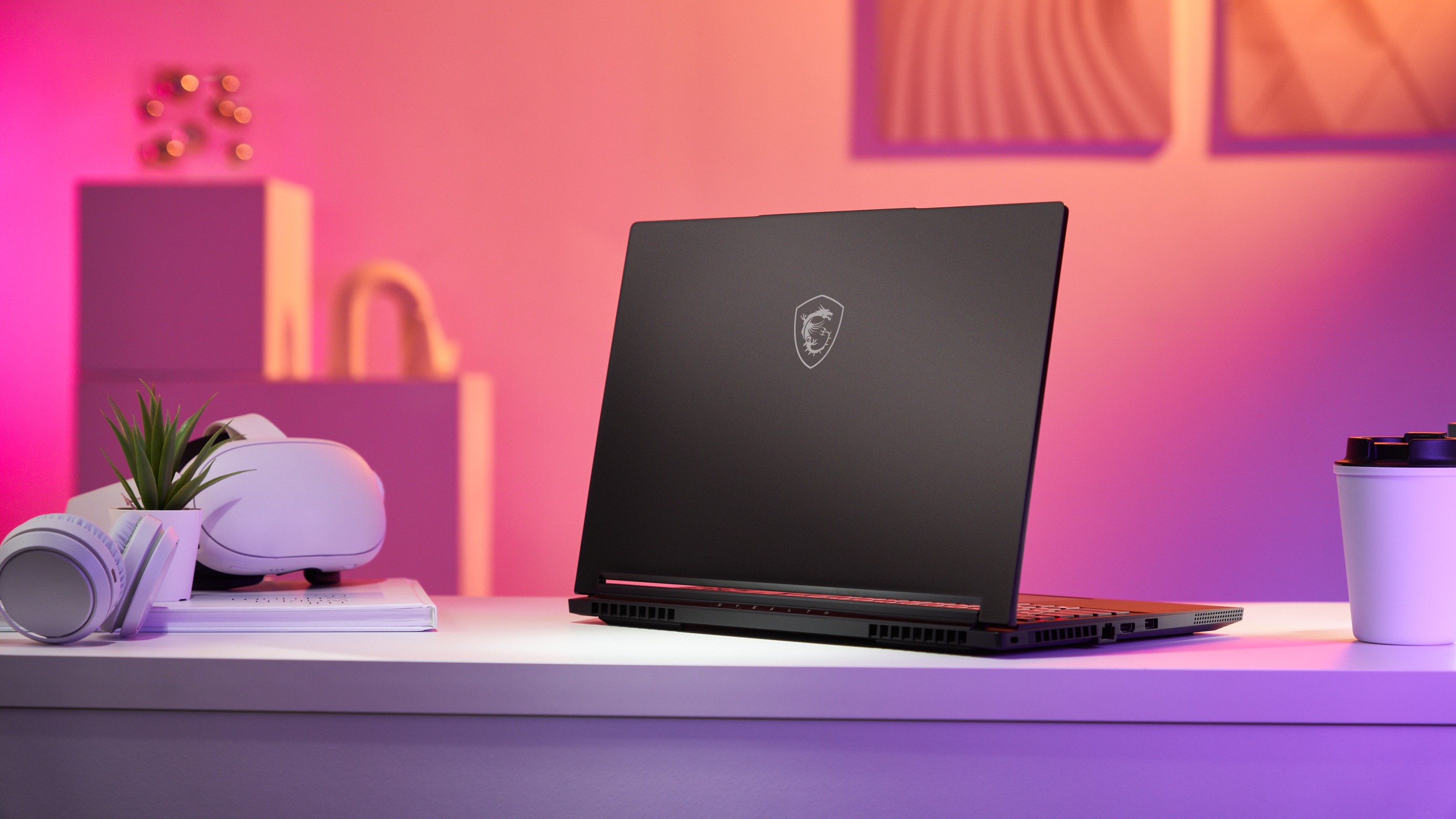 MSI Stealth A16 AI+