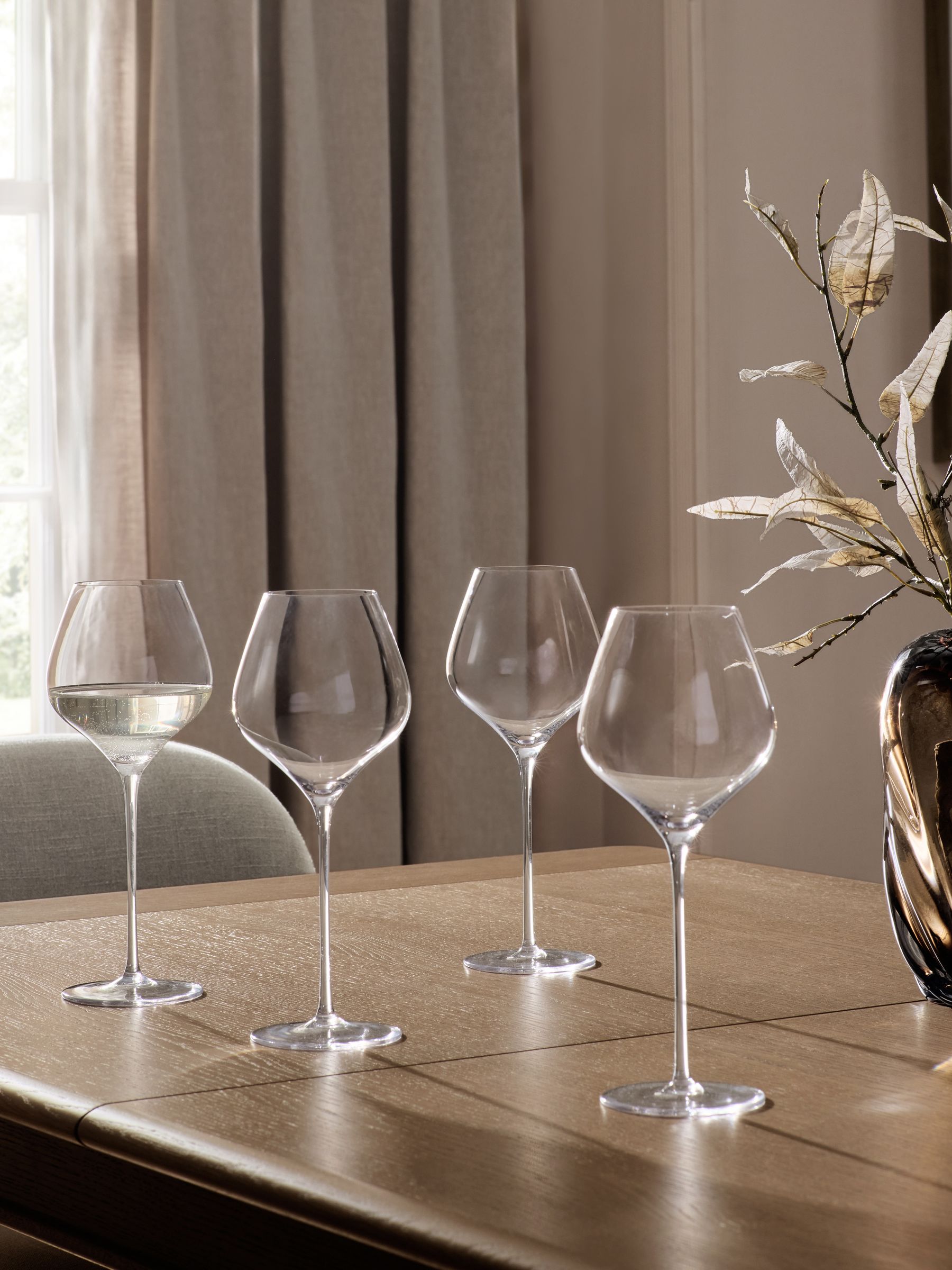 Set of 4 Clear N. Premium Crystal Wine Glasses