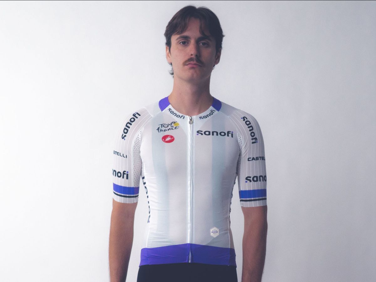 The white young rider's jersey