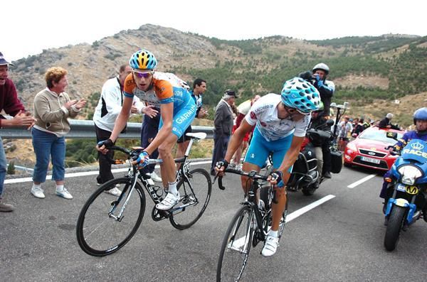 Ryder Hesjedal (Garmin) looks as David Garcia (Xacobeo Galacia) checks their advantage