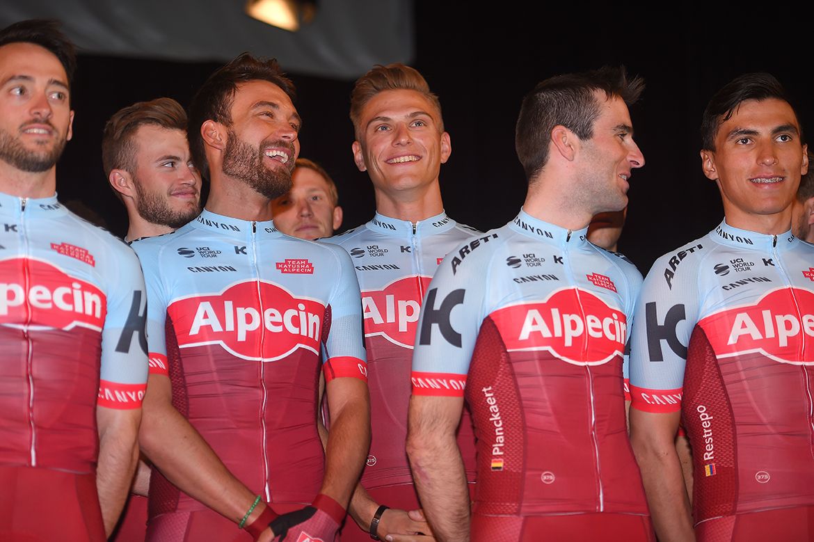 Marcel Kittel joins his teammates on stage