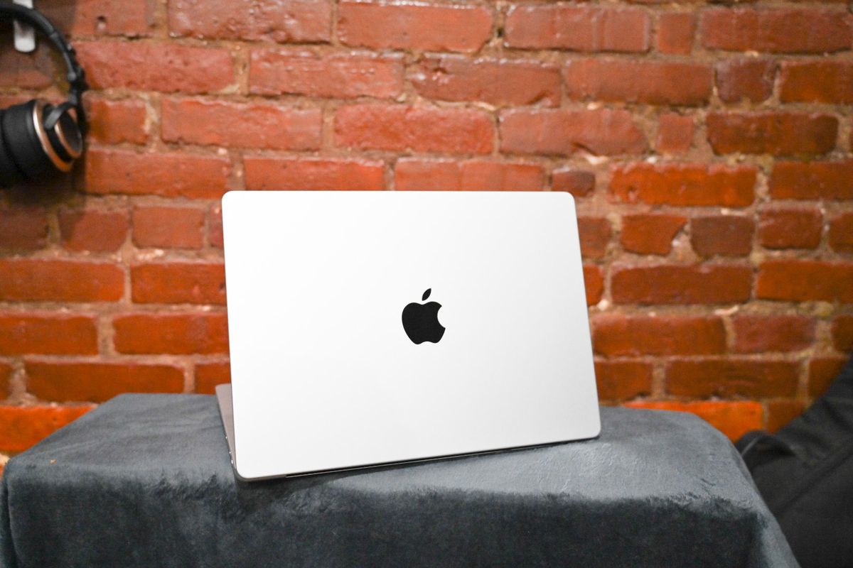 Apple MacBook Pro 14-inch M2 Max review
