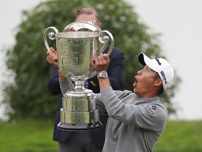 Morikawa Drops Wanamaker Trophy Lid