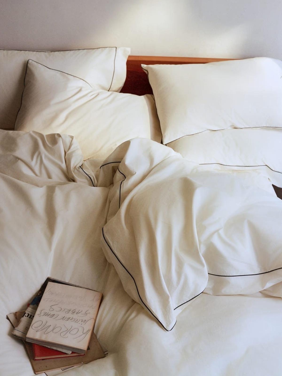 Rise &amp;amp; Fall, Crisp &amp;amp; Cool Organic Cotton Duvet Set, Buttermilk Black Piping