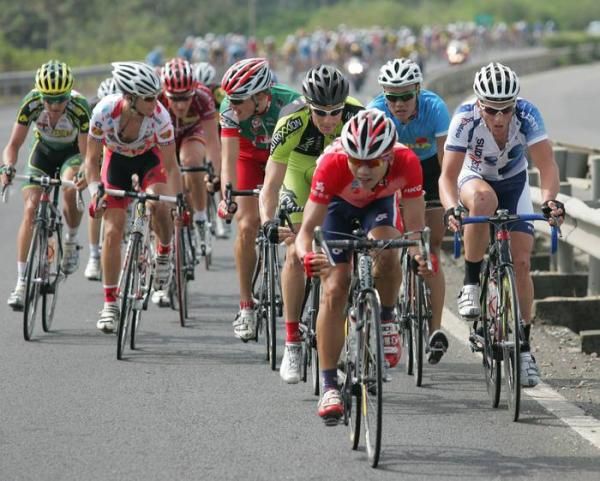 A break of eleven riders formed at around 40 kilometres.