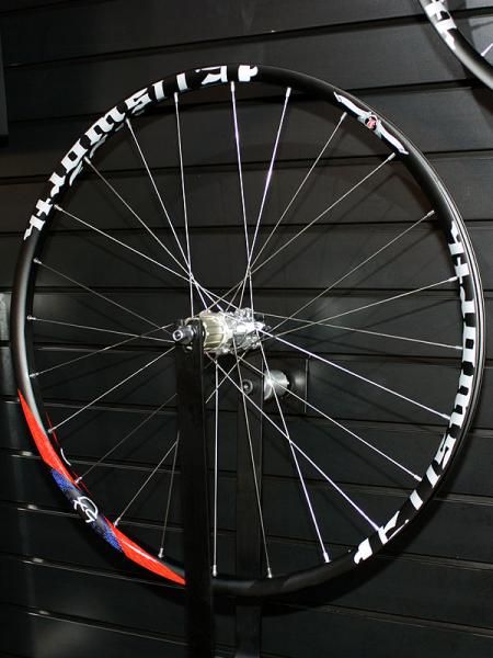Ellsworth's all-mountain wheelset uses a custom 29mm-wide aluminum rim extrusion.