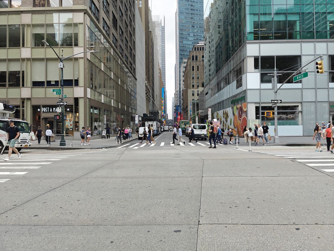 OnePlus Open daytime sample.