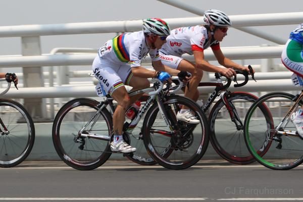 World Champion, Giorgia Bronzini (Italy) on the Shanghai Changjing Tunnel Bridge