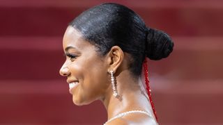 Gabrielle Union mother of the bride hairstyle