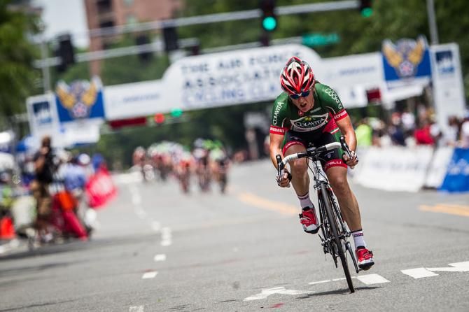 Olivia Dillon (Colavita) off the front of the field